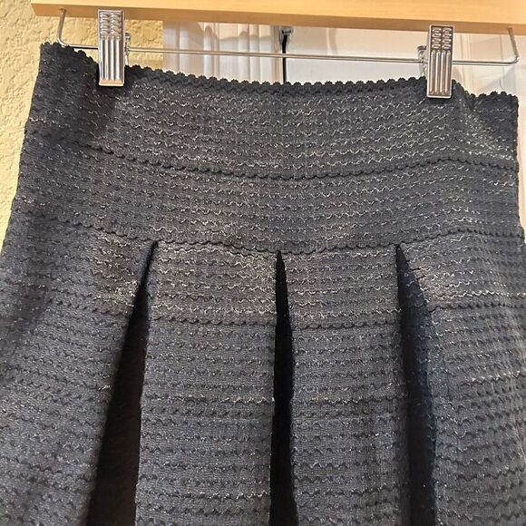 Ann Taylor black pull‎ on skirt size 2 - Picture 2 of 9